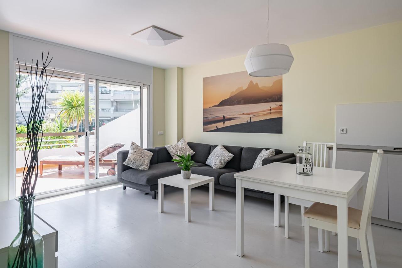 Apartamento Bahia Blanca ヴィラノヴァ・イ・ラ・ジェルトル エクステリア 写真