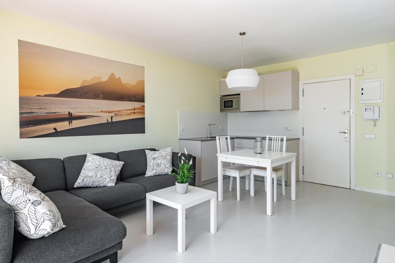 Apartamento Bahia Blanca ヴィラノヴァ・イ・ラ・ジェルトル エクステリア 写真