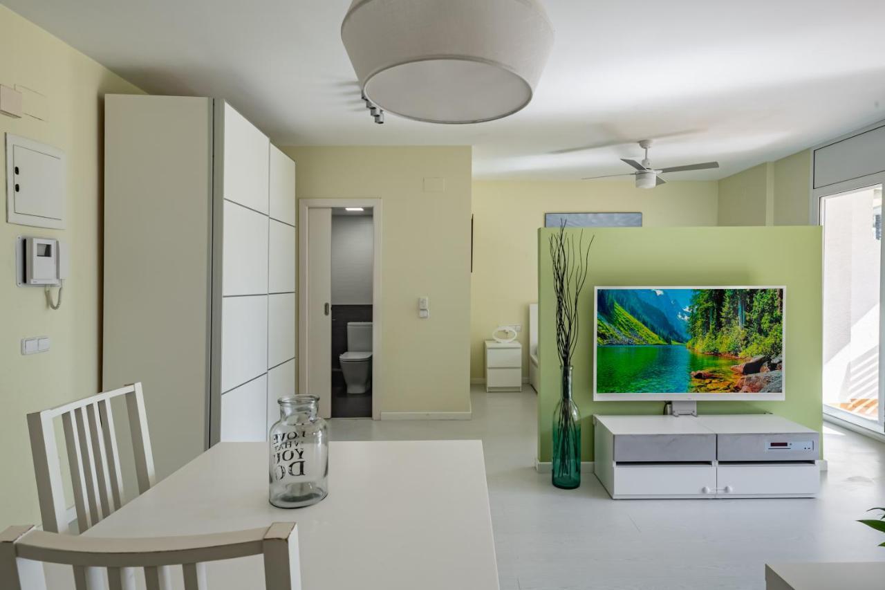 Apartamento Bahia Blanca ヴィラノヴァ・イ・ラ・ジェルトル エクステリア 写真