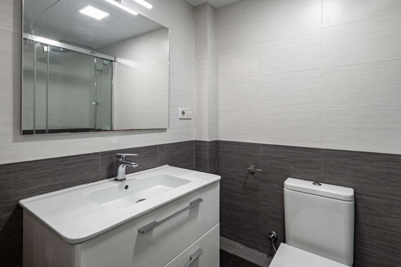 Apartamento Bahia Blanca ヴィラノヴァ・イ・ラ・ジェルトル エクステリア 写真