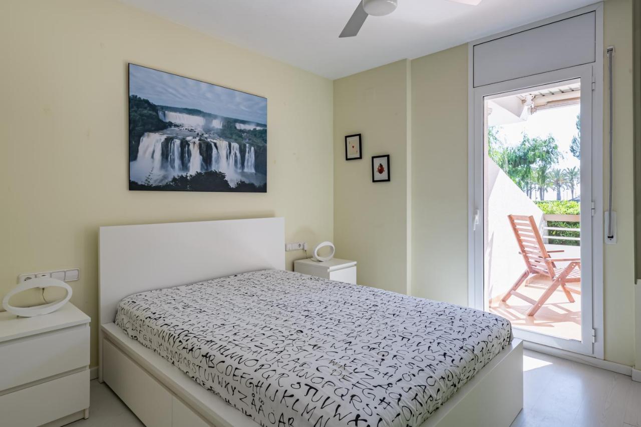 Apartamento Bahia Blanca ヴィラノヴァ・イ・ラ・ジェルトル エクステリア 写真
