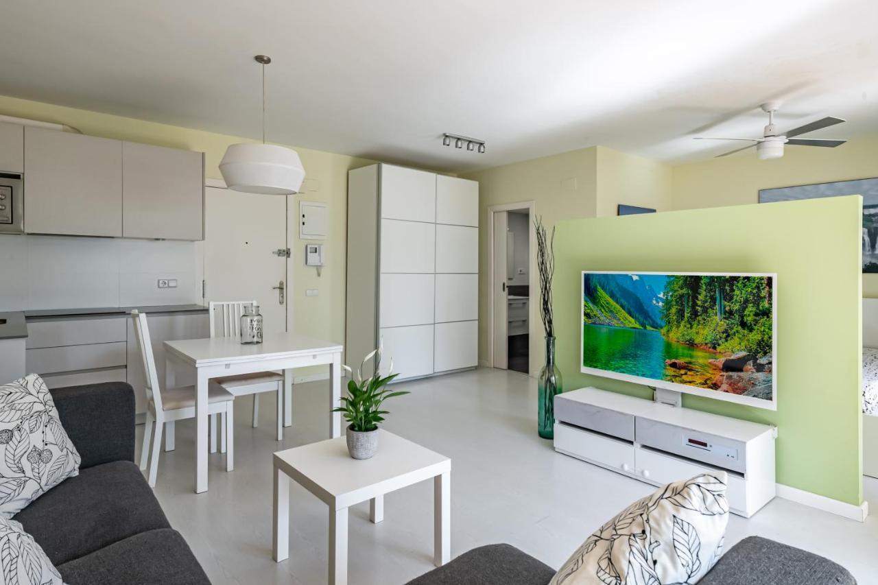 Apartamento Bahia Blanca ヴィラノヴァ・イ・ラ・ジェルトル エクステリア 写真
